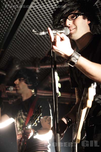 UNCOMMONMENFROMMARS - 2006-06-06 - PARIS - Batofar - 